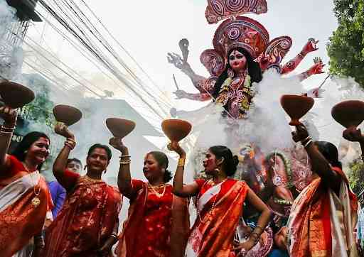 Durga Puja devotees